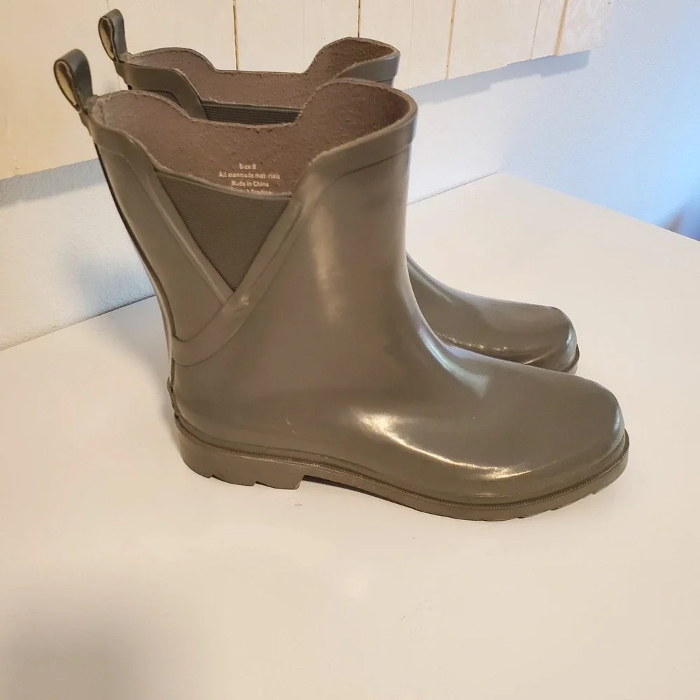 Womens Ankle Rain Boots Olive Green Glossy Waterproof Size 8 Northside